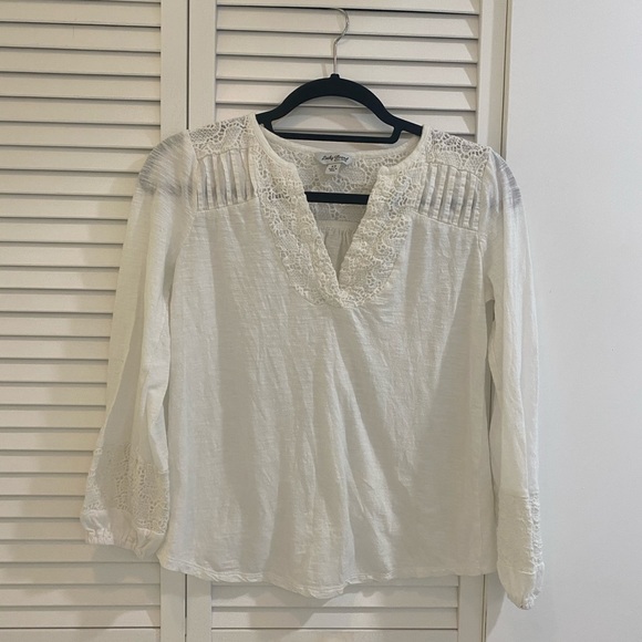 Lucky brand white top with lace detail - Picture 2 of 5